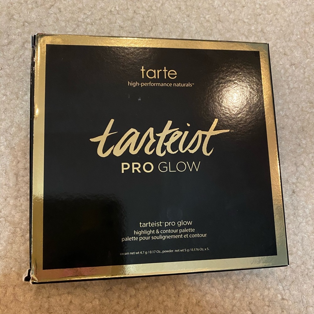 Tarte “Tarteist” glow pro highlighter and contour